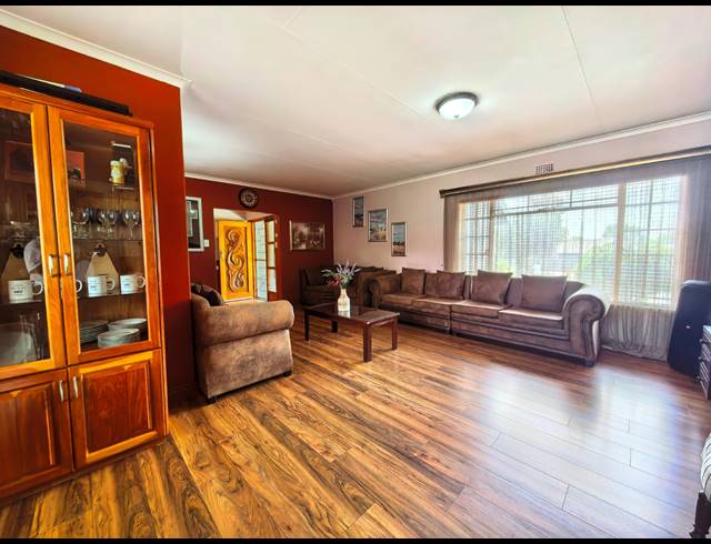 3 BEDROOM HOUSE FOR SALE IN VAALPARK